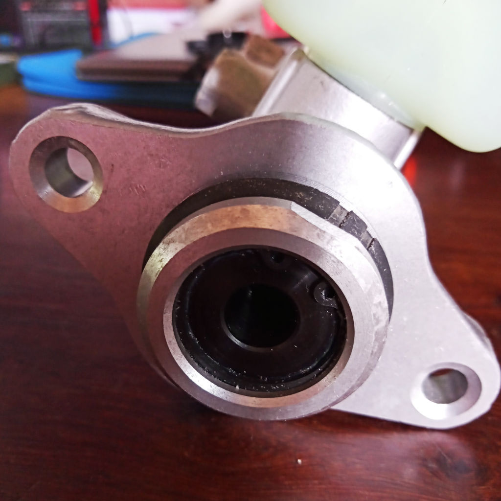 My brake cylinder with two holes and rubber seal
